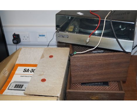 Federal record deck with speakers, complete with amplifier 