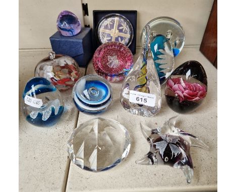 12 glass paperweights including Caithness, Rosenthal etc 