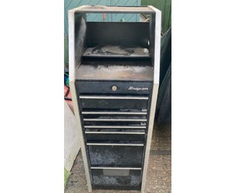 A Snap on eight height freestanding tool chest, with contents including socket sets and other hand tools., H146, D61, W50. 