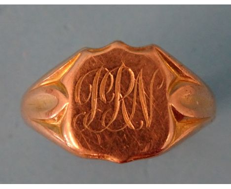 An 18ct gold signet ring, size U, 8g. 