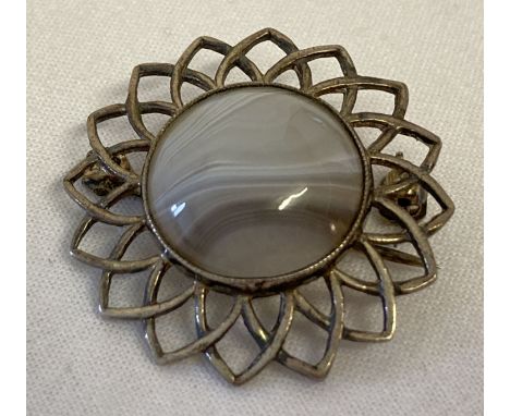 A vintage silver Iona brooch in flower design, set with central white and grey natural agate. Back hallmarked Iona, John Hart