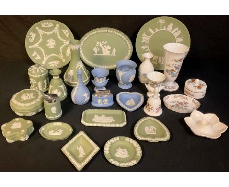 A Wedgwood Jasperware trinket dish, others similar; Wedgwood Kutani Crane vases, etc; qty 