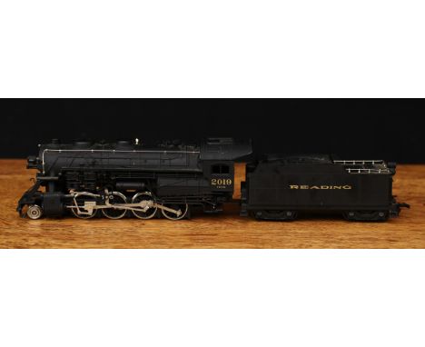 Bachmann HO scale 2-8-0 "Reading" steam locomotive and tender, No.2019, unboxed 