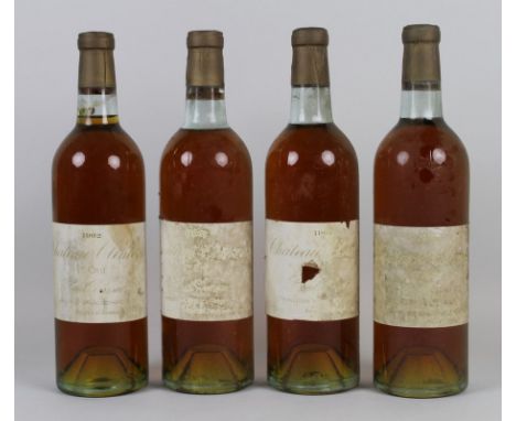 Vintage Wine: four bottles of Chateau Climens, Premier Cru, Haut-Barsac, 1962, U: top shoulder or better. (4)
Provenance: Fro