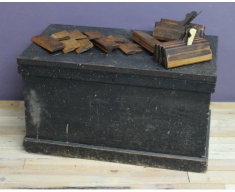 A tool chest, with fitted interior of drawers containing a quantity of various hand planes and other carpenters tools, 92 by 