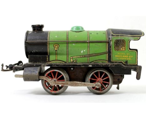 A quantity of vintage Hornby 'O' gauge, the loco patent number 355557, with Meccano and Hornby to the sides, complete with fo