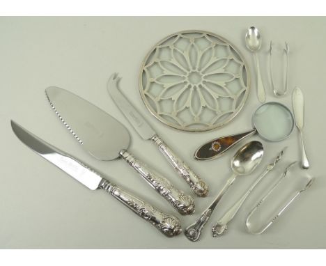 A silver and silver pique tortoiseshell handled magnifying glass, silver and glass stand, Birmingham 1949, King's pattern bre