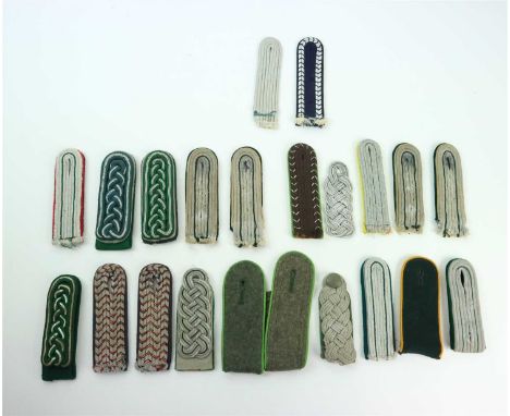 A mixed collection of German Third Reich shoulder boards including Wehrmachtbeamte, Luftwaffebeamte, Sonderfuhrer - Level Z 2