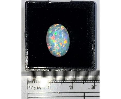 A synthetic opal, 2,37 carats 