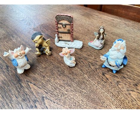 6 originally boxed "The World of Krystonia" ceramic models: Vena, Trumph,, Poffles, Gateway to Kristonic and two others.
