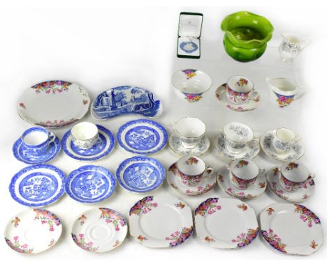 A quantity of mixed ceramics to include Wedgwood jasperware, Limoges plates, various coffee pots, Aynsley, Royal Worcester He