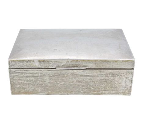 An Edward IIV silver cigar box by Deakin & Francis. Birmingham 1912, wooden interior, height 7cm, width 14cm, length 20.5cm, 