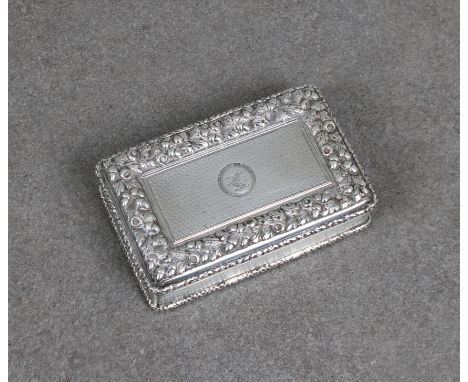 A Victorian engine turned rectangular snuff box Thomas Edwards, London, 1848, the hinged cover with broad band of acorns and 