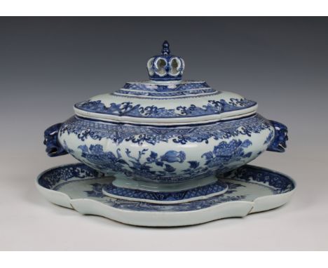 A Chinese Export blue &amp; white porcelain tureen and cover with under tray the tureen having a crown knop and mask lug hand