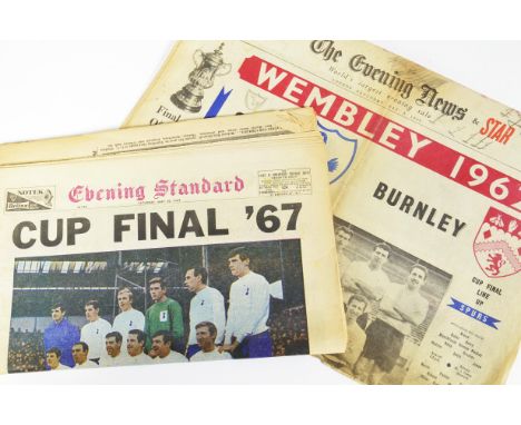 Tottenham Hotspur, a large folder of press cuttings dating from 1962 - 1991 together with three books, two football Jeff Wint