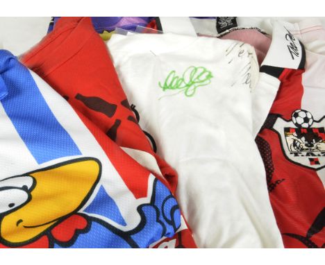 Shirts, thirteen T Shirts, Bryan Robson Scanner Appeal with Ryan Giggs and Paul Scholes signatures L, Music Industry Soccer S