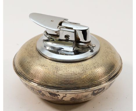 A silver table lighter, Birmingham 1958, 6.5cm