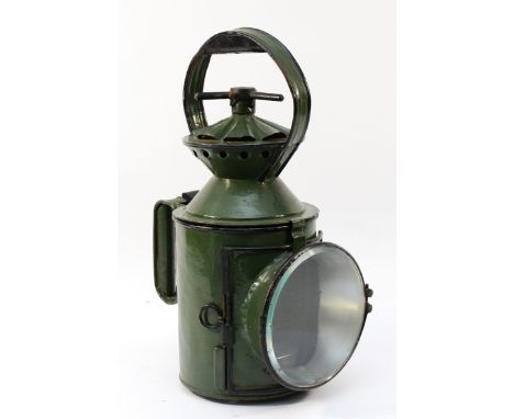 An unmarked green three aspect railway hand lamp, complete with burner (aspects are changed by revolving top handle) In very 