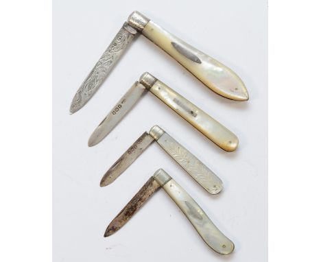 Four silver and mother of pearl fruit knives, Sheffield 1909, 1894, 1898, 1901. (4)