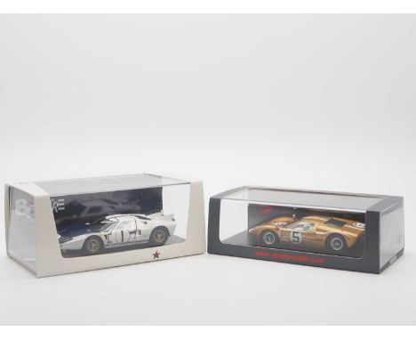 A pair of 1:43 scale hand built resin models by BIZARRE and SPARK (MINIMAX), comprising of a BIZZARE 'BZ275' 1965 Ford GT40 M