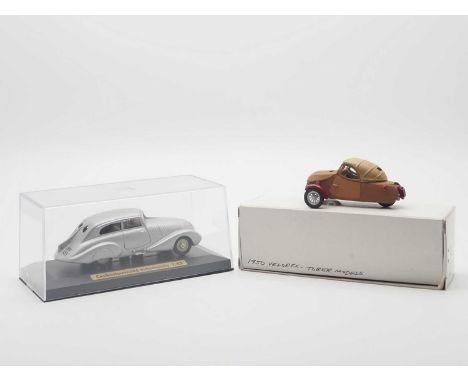 A pair of 1:43 scale hand built models by HYNEK KNOPP and TOBER MODELS, comprising of a HYNEK KNOPP 1931 Wikov Type 35 Kapka 