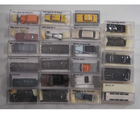 A group of unboxed 1:43 scale models to include IXO-ALTAYA (ex magazine) and DEAGOSTINI, comprising of GAZ and ZIL automobile