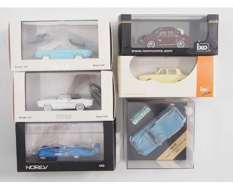 A group of 1:43 scale models by NOREV, IXO and VITESSE, comprising of Renault automobiles to include an IXO 1955 Renault 4CV 