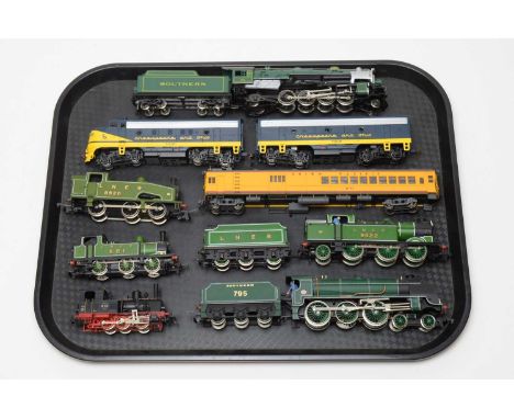 Eight unboxed trains and tenders by Lima and Mainline etc, European and American Outlines.