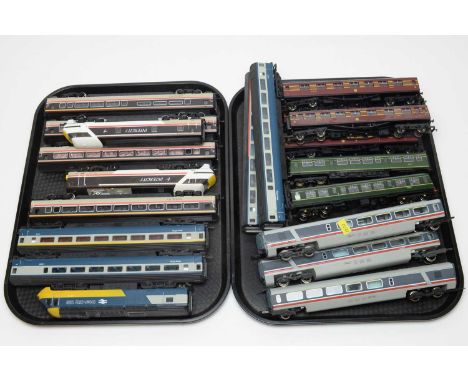 Unboxed inter-city locomotives and carriages, including: Hornby 82201, SC48602, and 3937 The Coronation Scott; together with 