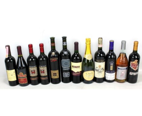 Ten bottles of mixed vintage International red wine including Piedmont Piemonte Barbera 2006, Giordano Apuliae 2002, Paolo Ma