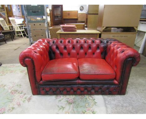 An Oxblood Chesterfield style leather 2 seat sofa 160wx90d cm 75cmH