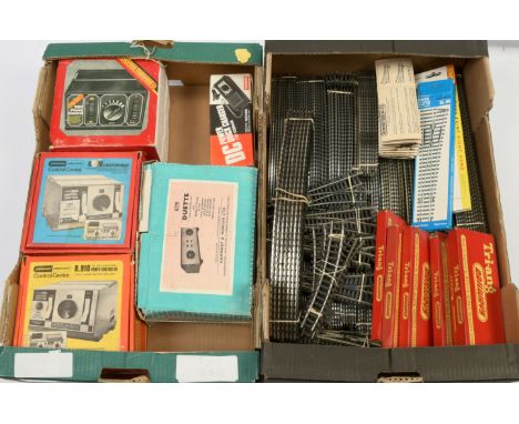 Hornby, lima others, buildings, accessories, track &amp; controllers. To include Hornby R8008 Grand Suspension Bridge, R460 P