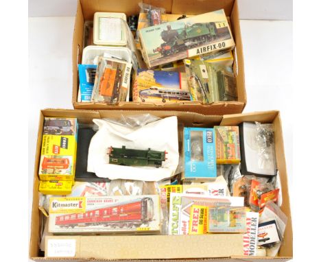 Bachmann/ Peco/ Airfix/ Corgi and other Commercial manufacturers 00 Gauge Railway kits, parts and accessories a large quantit