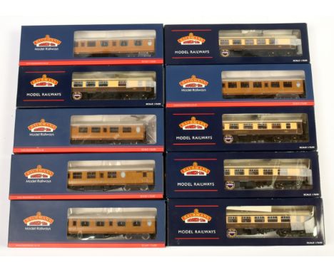 Bachmann 00 Gauge Group of Coaches consisting of LNER Teak Thompson consisting of 34-410 Composite Corridor, 34-435 Composite