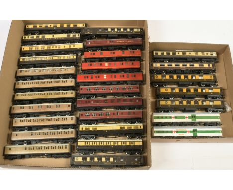 Hornby, Lima, Mainline unboxed coaches. To include Hornby Hornby (China) Pullman Car No 54; Hornby (China) LNER Teak 1st / 3r