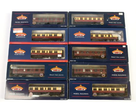 Bachmann 00 Gauge group of Passenger Coaches consisting of Eastern and Midland Region Crimson &amp; Cream *6, BR Maroon Resta