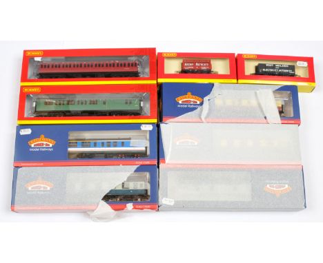 Hornby (China) / Bachmann 00 Gauge Passenger and Goods rolling stock consisting of 39-274 BR Mk1GUV blue grey Intercity Motor