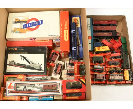 Tri-ang, Hornby &amp; others, mixed rolling stock. To include R23 "Royal Mail" operating coach set;&nbsp; Tri-ang Hornby R420