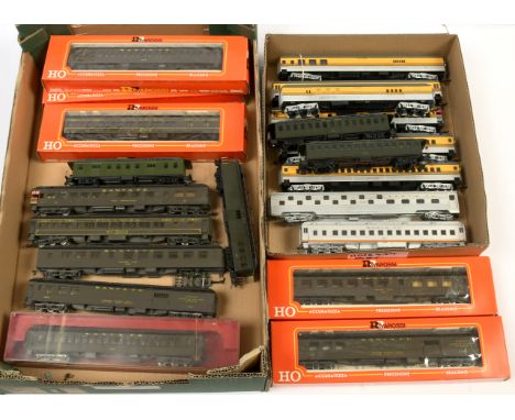 Rivarossi &amp; others American Outline coaches. To include Rio Grande - United States Mail Baggage car 632; Rio Grande - Roy
