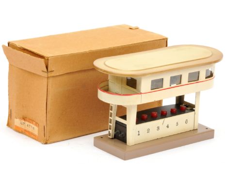 Marklin 473 - 6 Signal Cabin. Comes with six control switches &amp; interior lighting (bulb missing), cream / brown finish. C