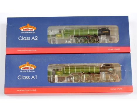 Bachmann 00 Gauge pair of British Railways Steam outline Locomotives consisting of 32-550A 4-6-2 Loco &amp; Tender lined Gree