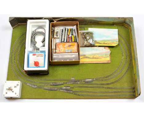 Marklin N gauge Loco's, Rolling Stock &amp; Layout. Including N gauge layout measuring 92cm long x 58cm wide, 3x ovals + 3x s