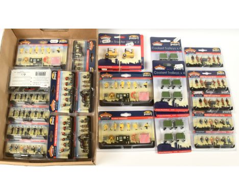 Bachmann 00 and 0 Gauge Scenecraft group of Railway accessories consisting of 00 Gauge 36-045 Station Passengers sitting *3, 