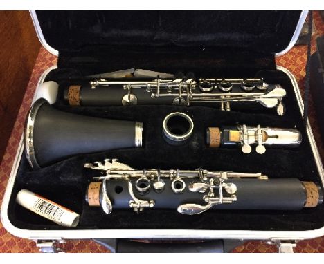 A modern Jazzo clarinet in case.