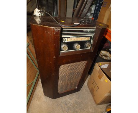 A LARGE VINTAGE EKCO RADIO