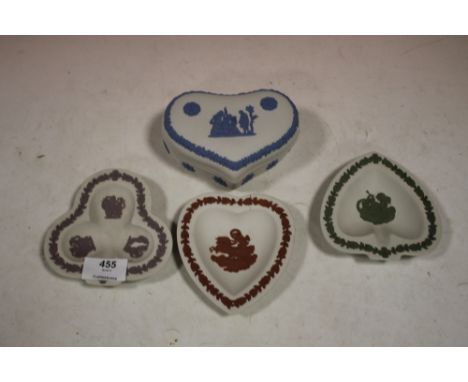 THREE WHITE WEDGWOOD JASPERWARE PIN DISHES TOGETHER WITH A SIMILAR TRINKET POT (4)