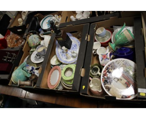 THREE TRAYS OF ASSORTED CERAMICS TO INCLUDE A ROYAL WORCESTER COFFEE POT A/F, CRESTED WARE, ETC