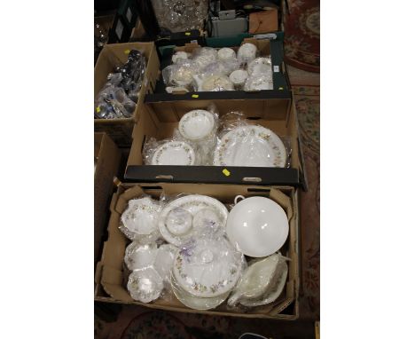 THREE TRAYS OF WEDGWOOD MIRABELLE TEA AND DINNERWARE TO INCLUDE TEAPOT, TUREEN, DINNER PLATES ETC. 