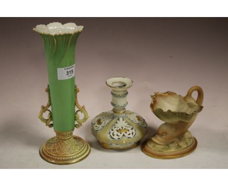 THREE PIECES OF VINTAGE ROYAL WORCESTER CERAMICS TO INCLUDE A FLUTED VASE, CANDLESTICK  ETC. A/F