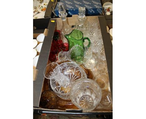 A TRAY OF ASSORTED GLASSWARE TO INCLUDE CUT GLASS BELL SHAPED DECANTER, RETRO COLOURED GLASS CENTREPIECE, CUT GLASS VASES ETC